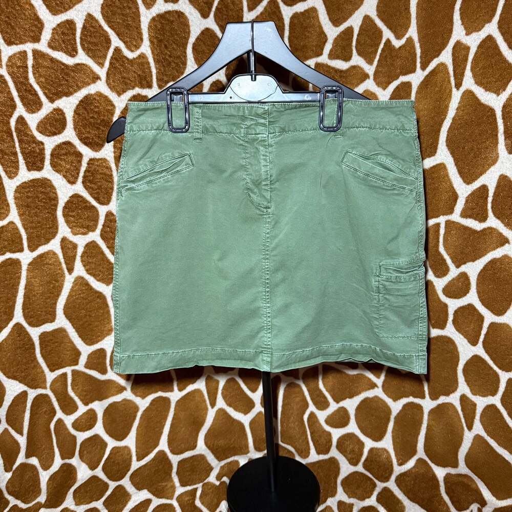 Vineyard vines green skirt size 8